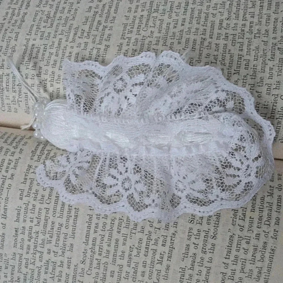 Handmade Lace Angel Ornament - Picture 4 of 7